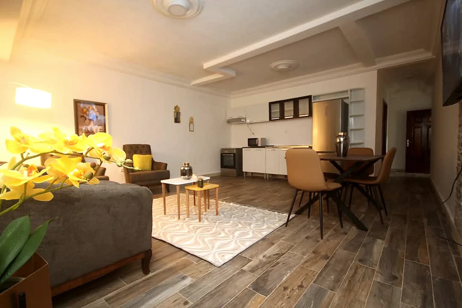 Suite Prestige — salon et cuisine